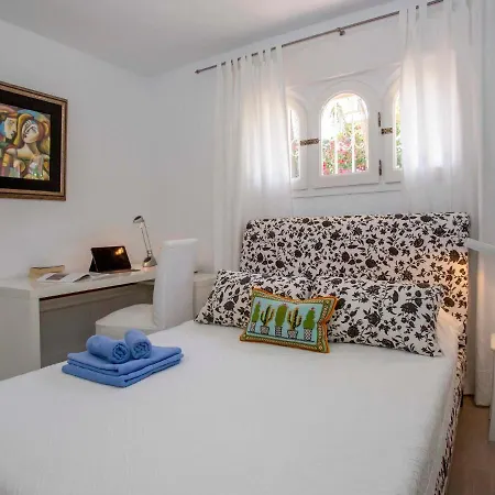 Polonia Mouche By Interhome בית נופש